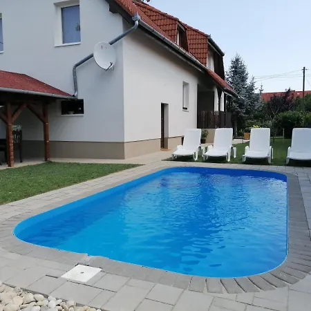 Lili アパート Balatonkeresztúr